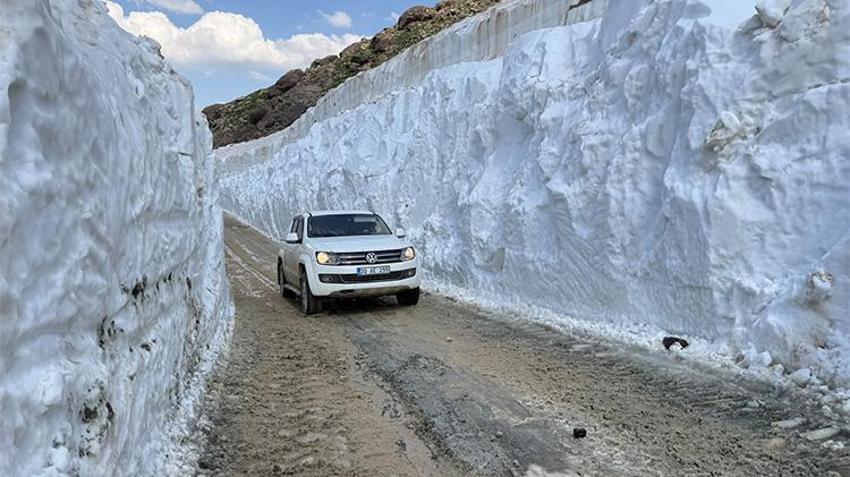Yurdun dört bir yanı alev alev yanarken orada kar esareti sürüyor! Görüntüler bugün çekildi