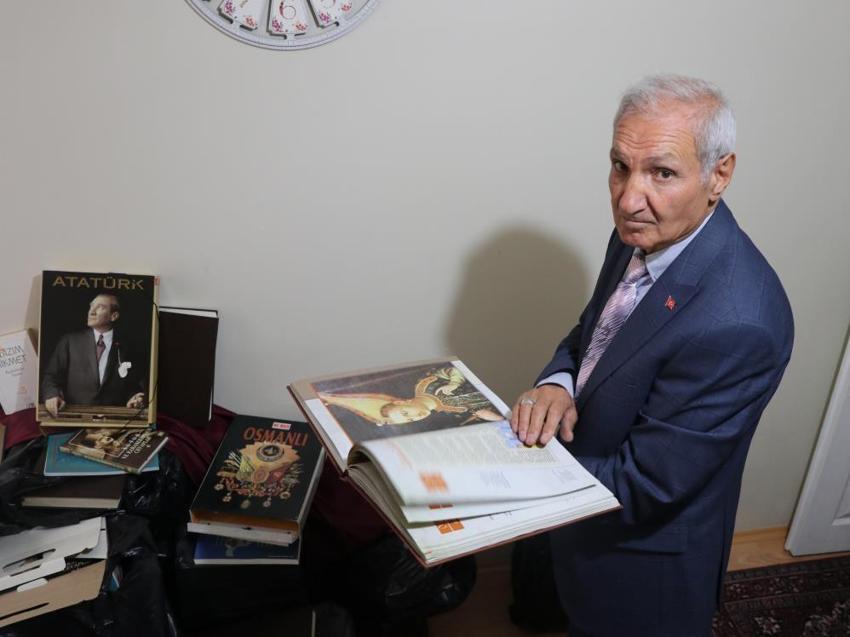 Şehit oğlunun evini 14 bin kitaplık ücretsiz kütüphaneye dönüştürdü: 'Teselliyi burada buluyorum'