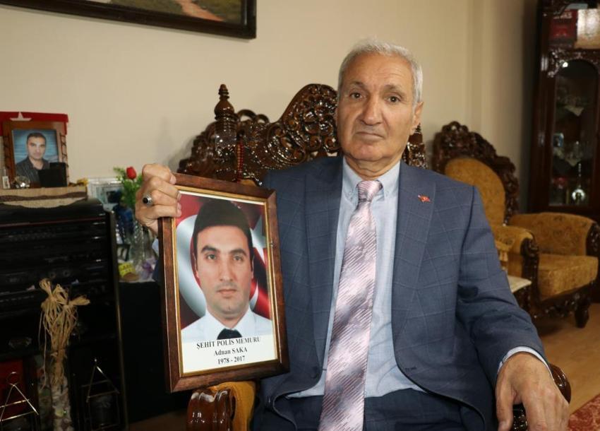 Şehit oğlunun evini 14 bin kitaplık ücretsiz kütüphaneye dönüştürdü: 'Teselliyi burada buluyorum'