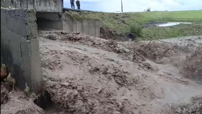 Kars'ta sel alarmı: Şiddetli yağış sel ve taşkınlara neden oldu