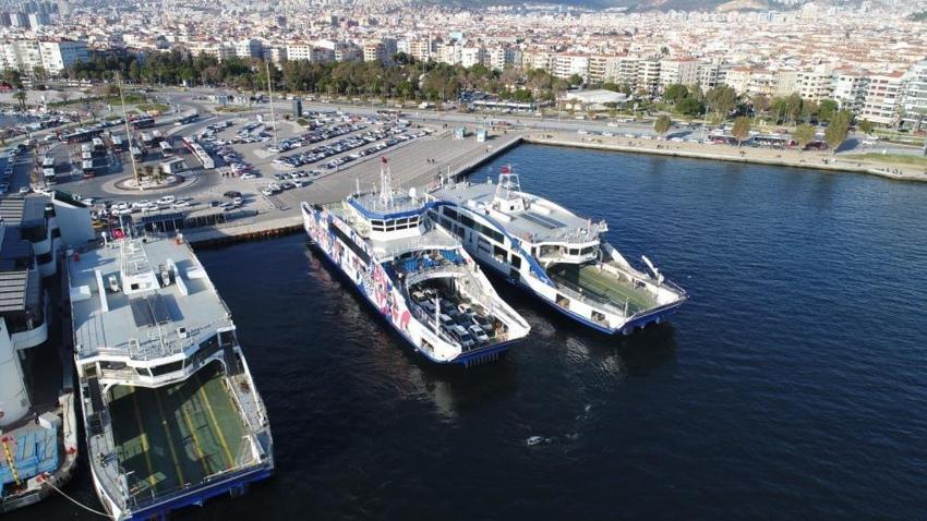 İzmir'de trafiğe nefes aldıran uygulama! 20 bin araç deniz yolunu kullandı