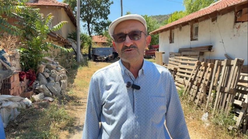 Kütahya’da leylekler çiftçilerin elinden besleniyor! Evde kimse olmayınca pencereyi tıklatıp yemek istiyorlar