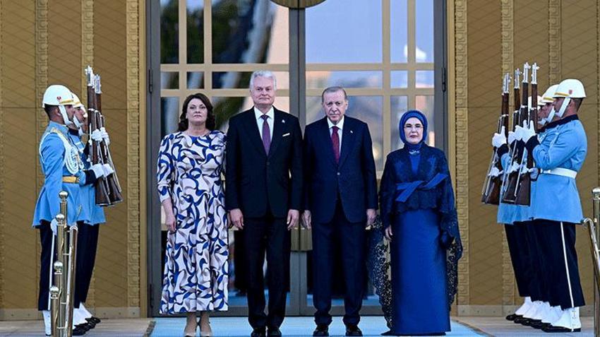 NATO Zirvesinde sofrada Türkiye vitrini: Akşam yemeği menüsüne yorum yağdı!