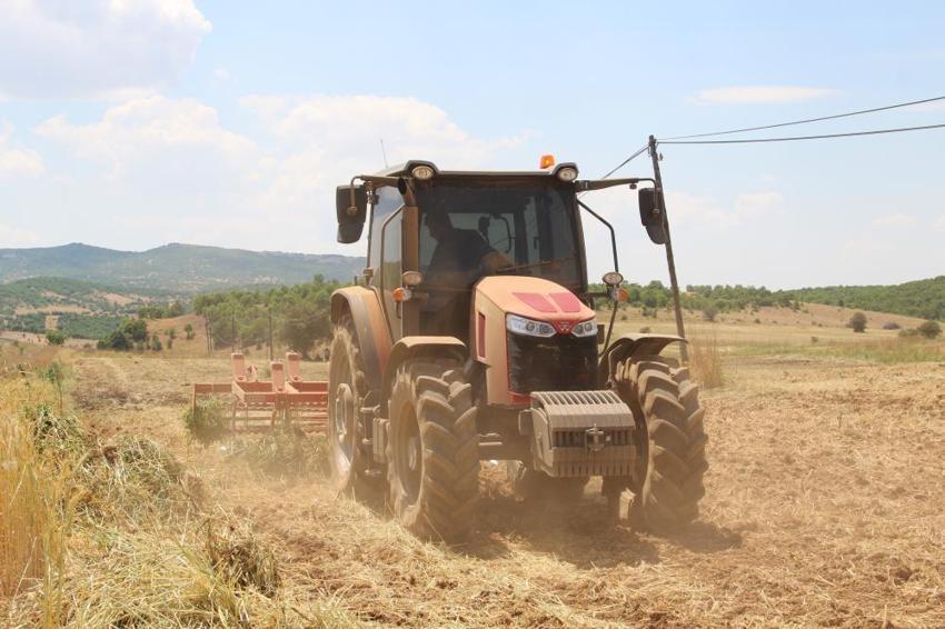 Bingöl’de tarımda çift bereket dönemi! İlk hasat bitti, ikinci mahsul için traktörler sahaya indi