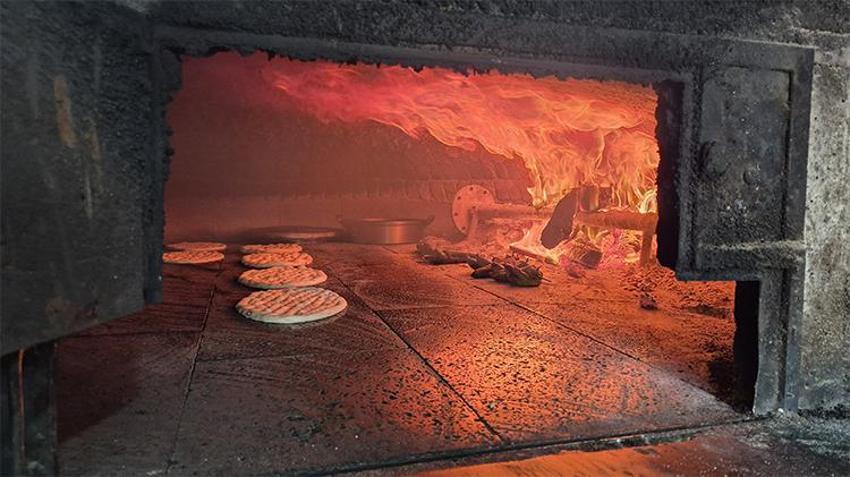 Dışarısı 40, fırın önü 400 derece: Adıyamanlı fırıncıların zorlu ekmek mesaisi