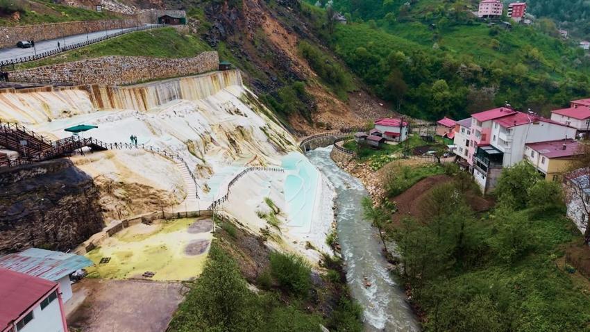 Giresun'da doğa turizmine yeni rota Göksu Travertenleri ile Mavi Göl: Beyazdan Maviye Yolculuk
