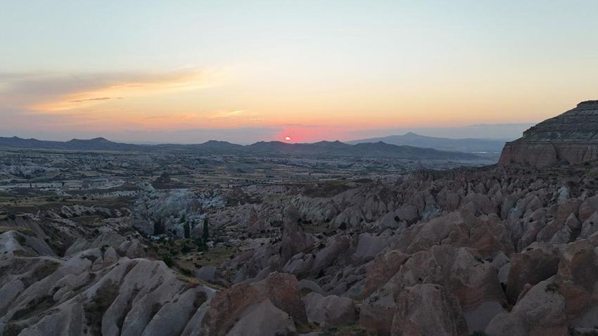 Tarihi dokusu ve eşsiz atmosferiyle ünlü Kapadokya, dünyanın en iyi gün batımı destinasyonu seçildi