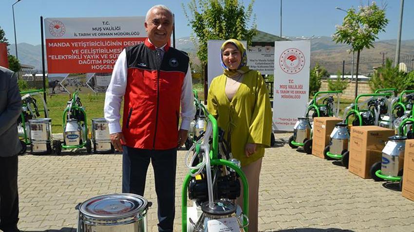 Muş'ta 518 üreticiye elektrikli yayık ve süt sağım makinesi dağıtıldı