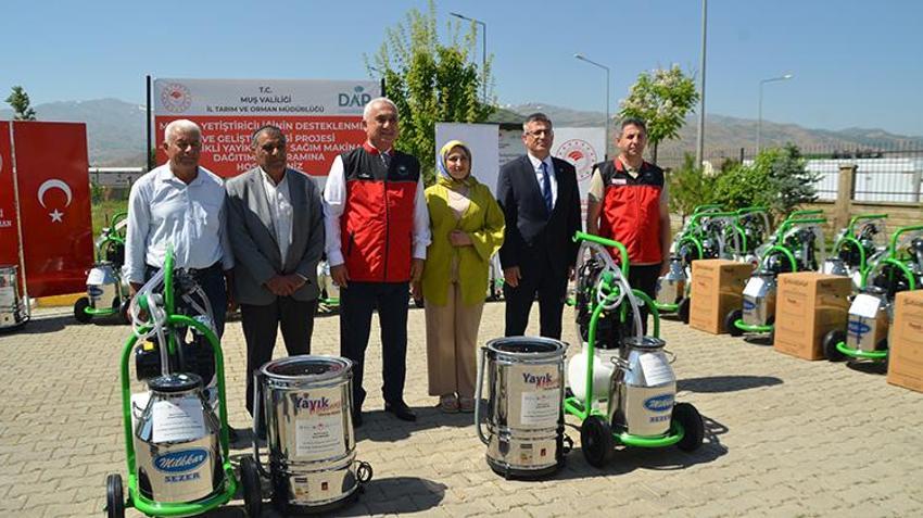 Muş'ta 518 üreticiye elektrikli yayık ve süt sağım makinesi dağıtıldı