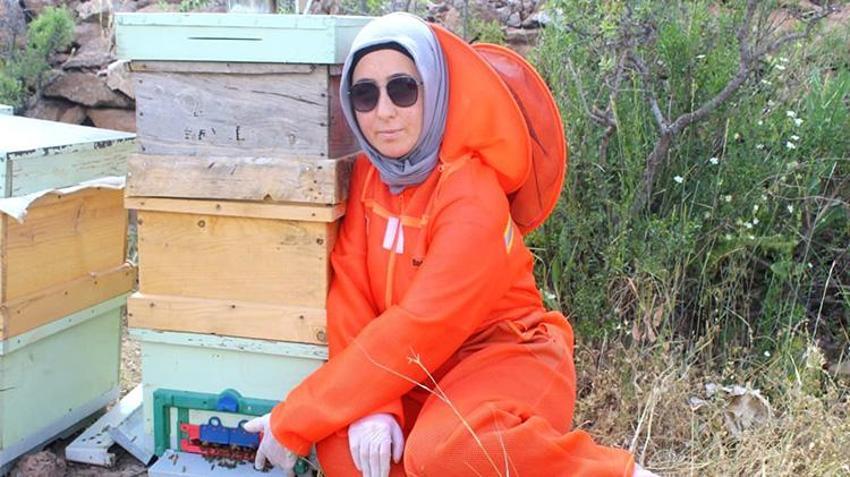 İğnesindeki gizli şifayı keşfetti, saniyeler içinde aldığı kararla işe başladı! Şimdi siparişlere yetişemiyor