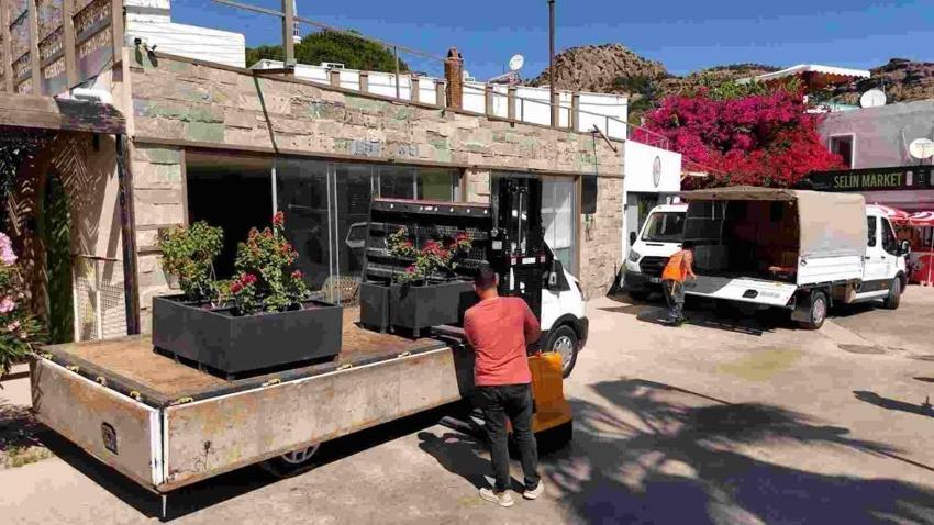 Bodrum Türkbükü'nde halk plajı seferberliği! Kaçak iskeleler yıkıldı, 5 plaj birden yenilendi