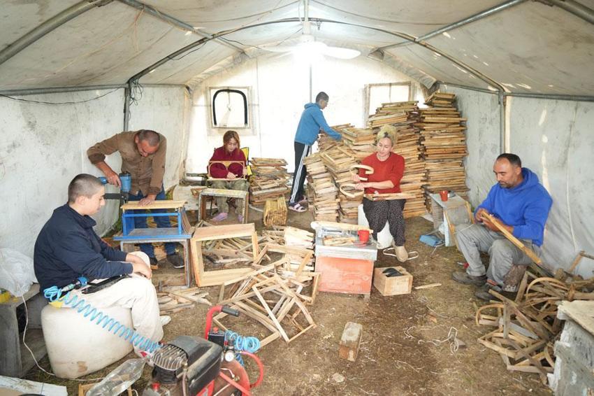 Muş'ta üreticilere nefes olan proje: Arıcılığa 30 yılını veren aile işlerini devlet destekleriyle büyüttü
