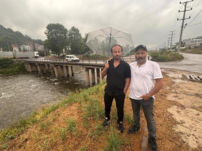 Trabzon'da korkutan köprü: Demirleri açığa çıktı