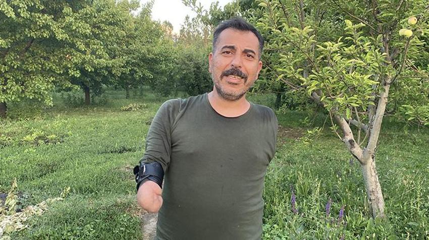 Çocuk yaşta kollarını kaybetti ama pes etmedi! Ağzıyla tutuğu kalemiyle milli muharip uçak KAAN'ın görsel modelleyicisi oldu