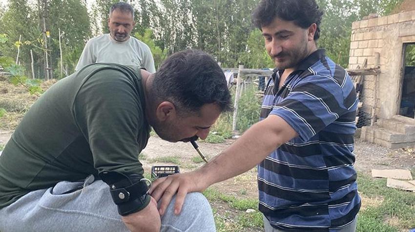 Çocuk yaşta kollarını kaybetti ama pes etmedi! Ağzıyla tutuğu kalemiyle milli muharip uçak KAAN'ın görsel modelleyicisi oldu