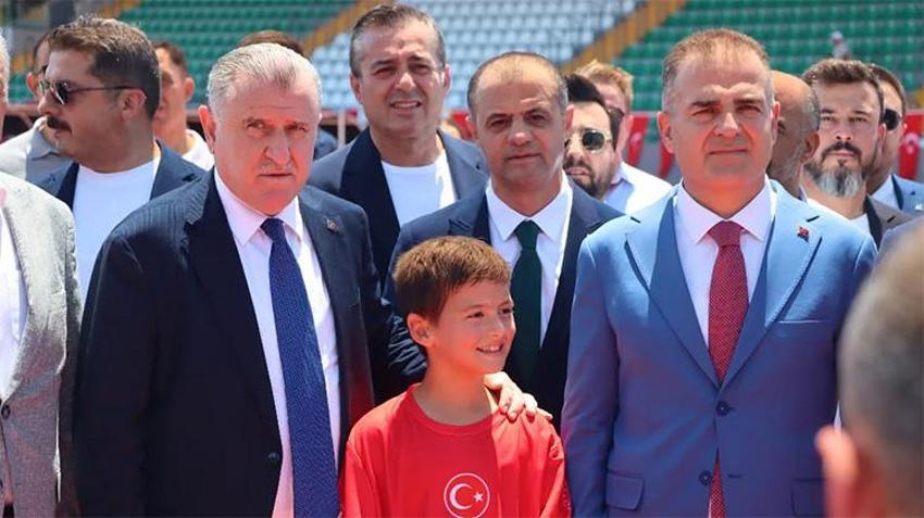 Muğlaspor’a çifte müjde: Bakan Bak'tan stadyum sözü, Göztepe'den golcü takviyesi!