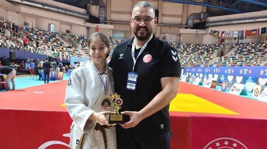 Kayserili milli sporcu Selda Beren Sarıkaya Avrupa'nın zirvesinde!