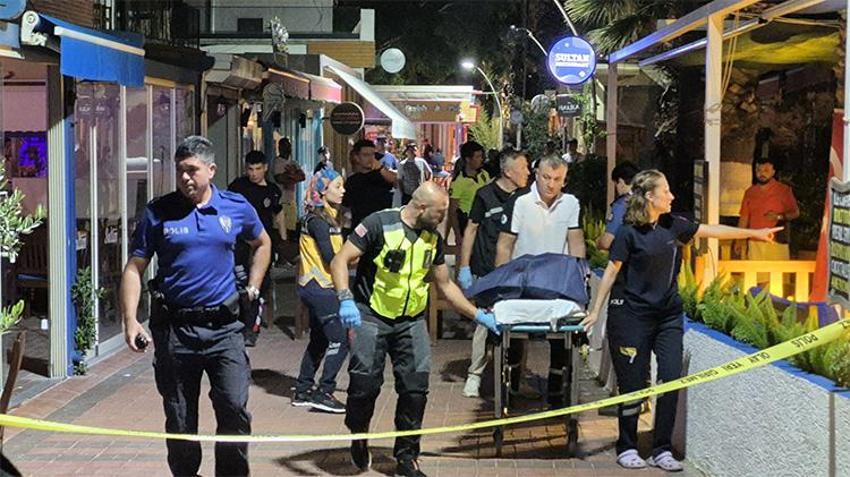 Bodrum'da restoranda dehşet anları... Masasına dönerken sırtından vuruldu