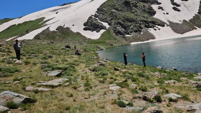Van'da yeni rota: Çalyan Gölü'ne akın ediyorlar