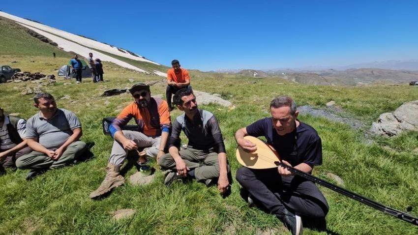Van'da yeni rota: Çalyan Gölü'ne akın ediyorlar
