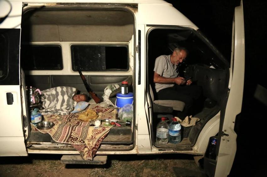 Kastamonu'da hasat bitti nöbet başladı! Sabaha kadar tarlada tetikteler