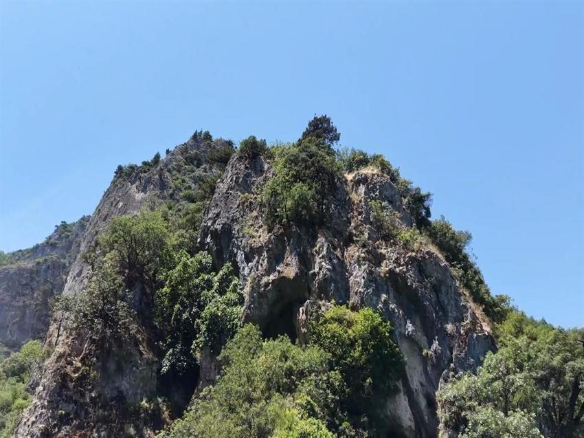 3 milyon yıllık mağaraya dizi teklifi yağıyor: Bursa'da ziyarete gelenler toprak alıp götürüyor