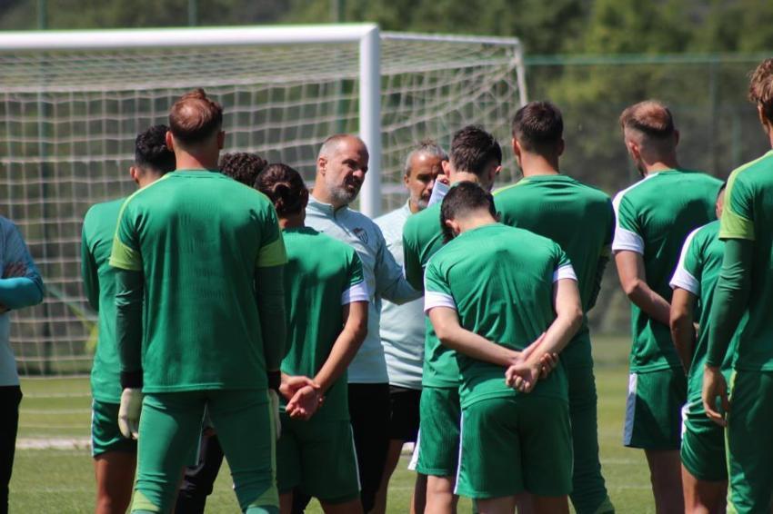 Bursaspor'da Mustafa Er transfer müjdesini verdi: Aramıza katılacak
