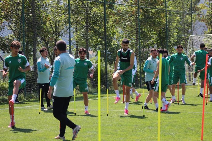 Bursaspor'da Mustafa Er transfer müjdesini verdi: Aramıza katılacak