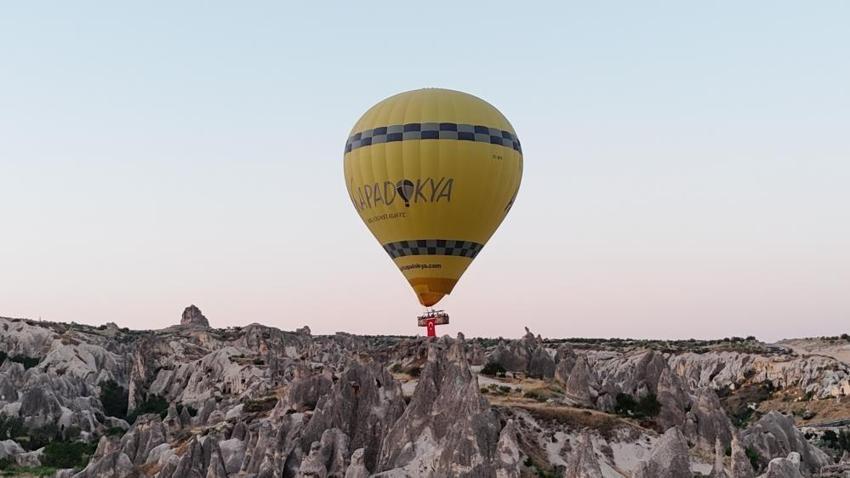 253 şehidin ismi gökyüzüne havalandı: Kapadokya'da balonlar 15 Temmuz için yükseldi