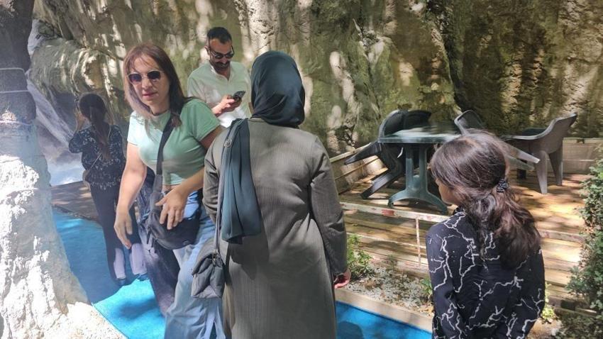 Hakkari'nin Nehri Şelalesi'nin şöhreti artıyor: Ziyaretçi akını var