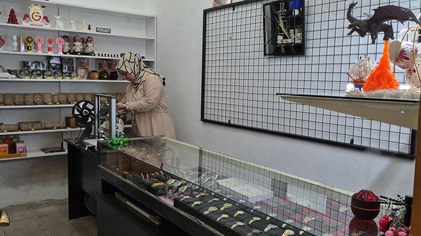 Atıl durumdaki bedesten kadınların üretim üssü oldu: 25 kadının gücüyle yeniden açıldı!