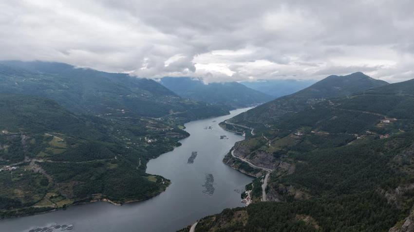 Norveç değil Artvin! Borçka'nın Adagül Köyü fiyort manzarasıyla ezber bozuyor