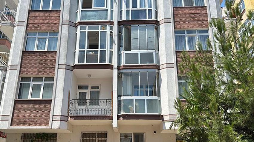 Samsun'da kötü koku şikayetiyle girilen evde kadının cansız bedebi bulundu! Ablasının cesediyle bir hafta yaşadı