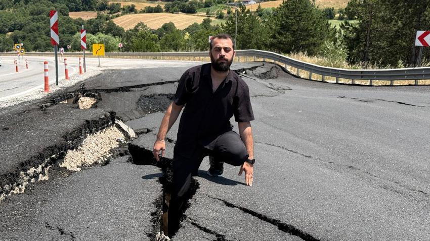 Görüntüler depremi andırıyor, çukurlar ve kayma tehlike oluşturuyor