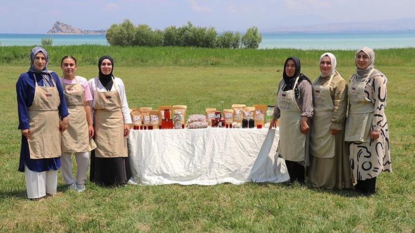 Van'da girişimci kadınlar bir araya geldi, kurdukları markayla ürünlerini Avrupa'ya ulaştırdılar: Sipariş vermek için sıraya giriyorlar!