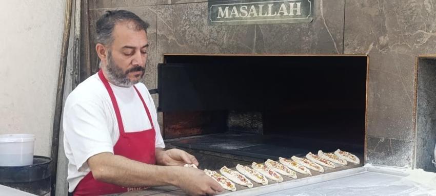 Dışarısı 40, içerisi 400 derece! Kavurucu sıcakta ekmek mesaisi