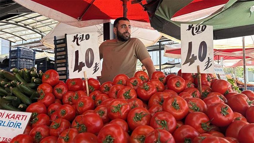 Kayseri'de semt pazarlarındaki fiyatlar yüz güldürüyor: Biber 50, domates 40, salatalık ve patlıcan 3 kilosu 100 TL