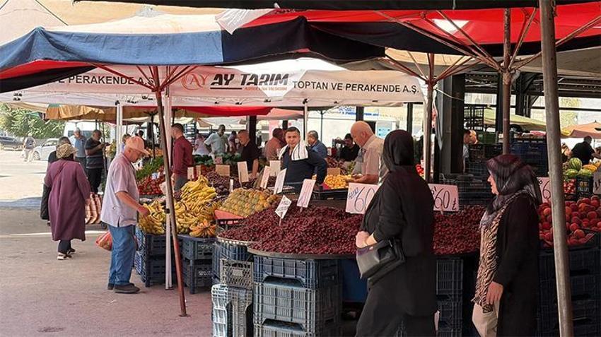 Kayseri'de semt pazarlarındaki fiyatlar yüz güldürüyor: Biber 50, domates 40, salatalık ve patlıcan 3 kilosu 100 TL