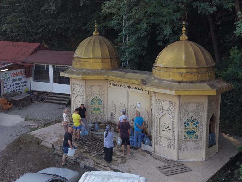 Türkiye'nin dört bir yanından geliyorlar! Bu sudan bidon bidon götürüyorlar, ünü il sınırlarını aştı