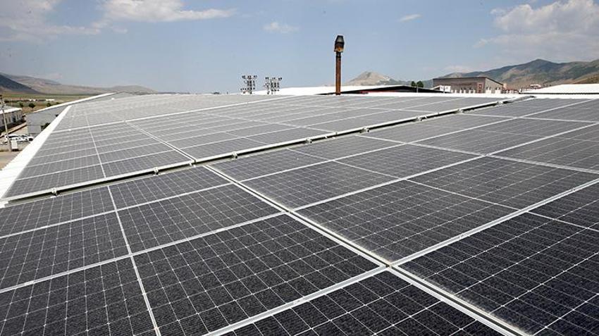 32 yıl sonra İstanbul'dan memleketi Bitlis'e döndü, kurduğu sistemle elektrik faturası ödemekten kurtuldu!
