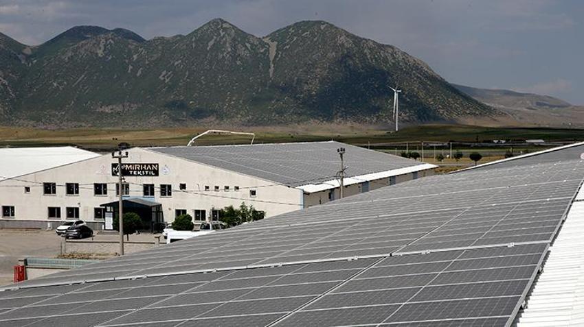 32 yıl sonra İstanbul'dan memleketi Bitlis'e döndü, kurduğu sistemle elektrik faturası ödemekten kurtuldu!