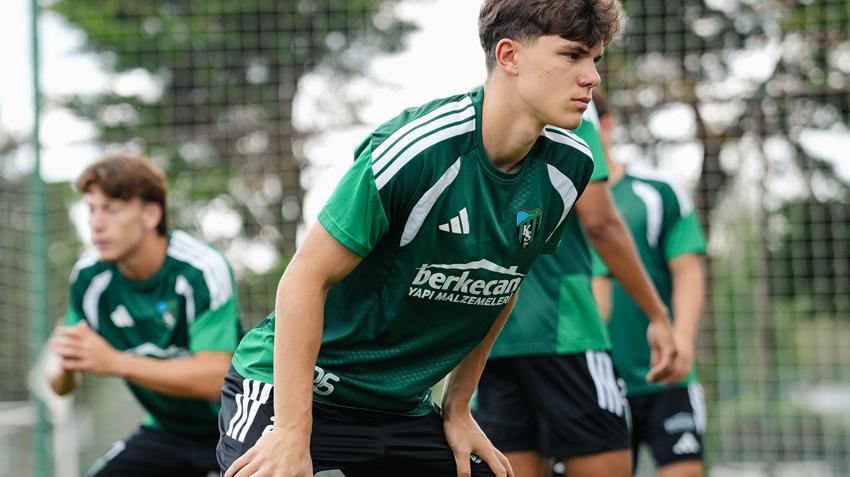 Kocaelispor'da Selçuk İnan transfer müjdesini verip gönderilecek oyuncuları açıkladı