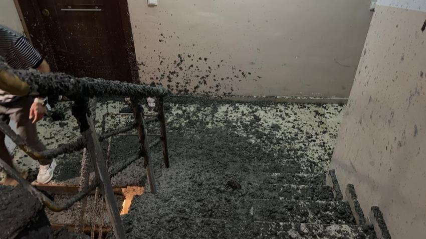 Arnavutköy'de inşaat faciası! Beton dökülürken yan bina patladı: Yüzlerce kilogram beton içeri doldu, 10 aile mahsur kaldı