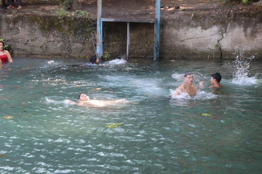 Adana'nın gençleri oraya akın ediyor: 40 derecede böyle serinliyorlar