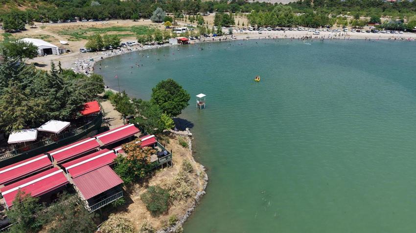 Doğu'nun saklı denizi tatilcilerin akınına uğradı! Ege ve Akdeniz sahillerini aratmayan görüntüler