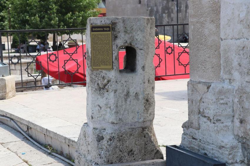 Osmanlı'nın unutulmaya yüz tutan kültürü: Birlik ve beraberliğin simgesi olan sadaka taşları