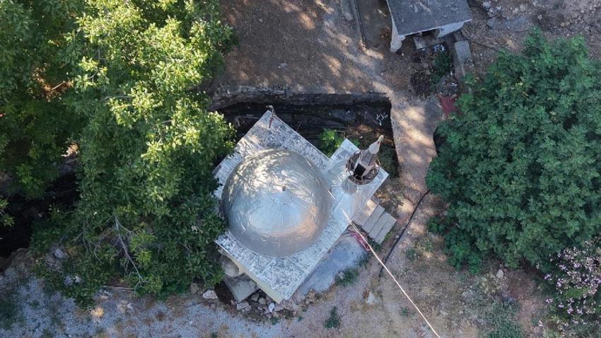 Mersin'de boyutlarıyla dikkat çeken cami! Doğal güzelliklerle çevrili olması ilgi görüyor