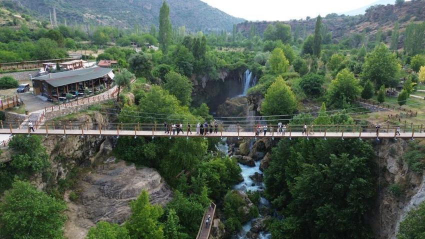 Konya'nın yeni gözdesi oldu: Yerköprü Şelalesi hayranı çoğalıyor