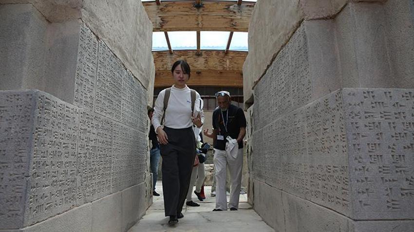 Van’ın 2 bin 700 yıllık Urartu mirası dünya gündeminde: Japonlar akın ediyor! Dünyanın en iyi korunmuş Haldi Tapınağı burada!