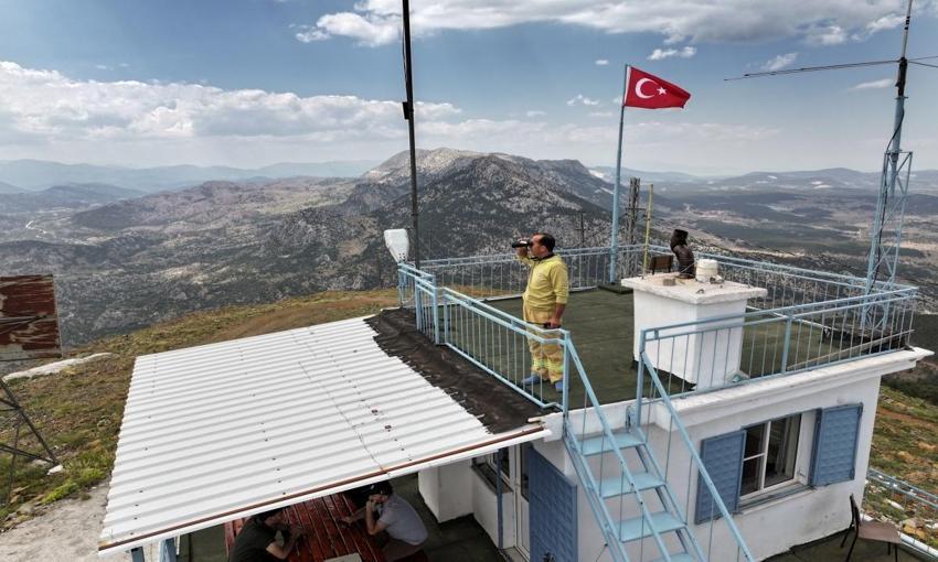 Konya'da yazın ortasında soba yakıyor! Ormanların nöbetini tutuyor